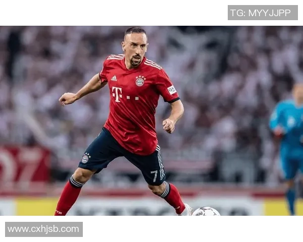 足球剪影下闪耀的球星故事描绘绿茵赛场永恒激情