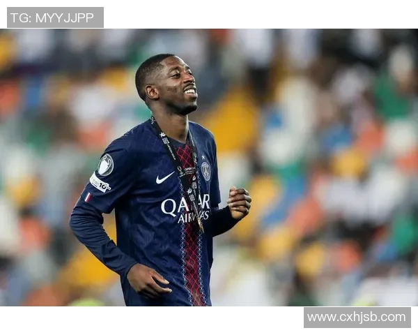 聚焦足球场上的3号球星:从锋线狂飙到场上指挥官的精彩蜕变 聚焦足球场上的3号球星:从锋线狂飙到场上指挥官的精彩蜕变